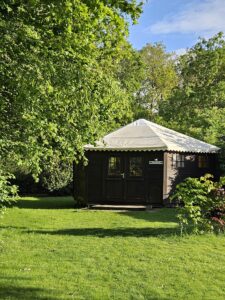 B&B hut
